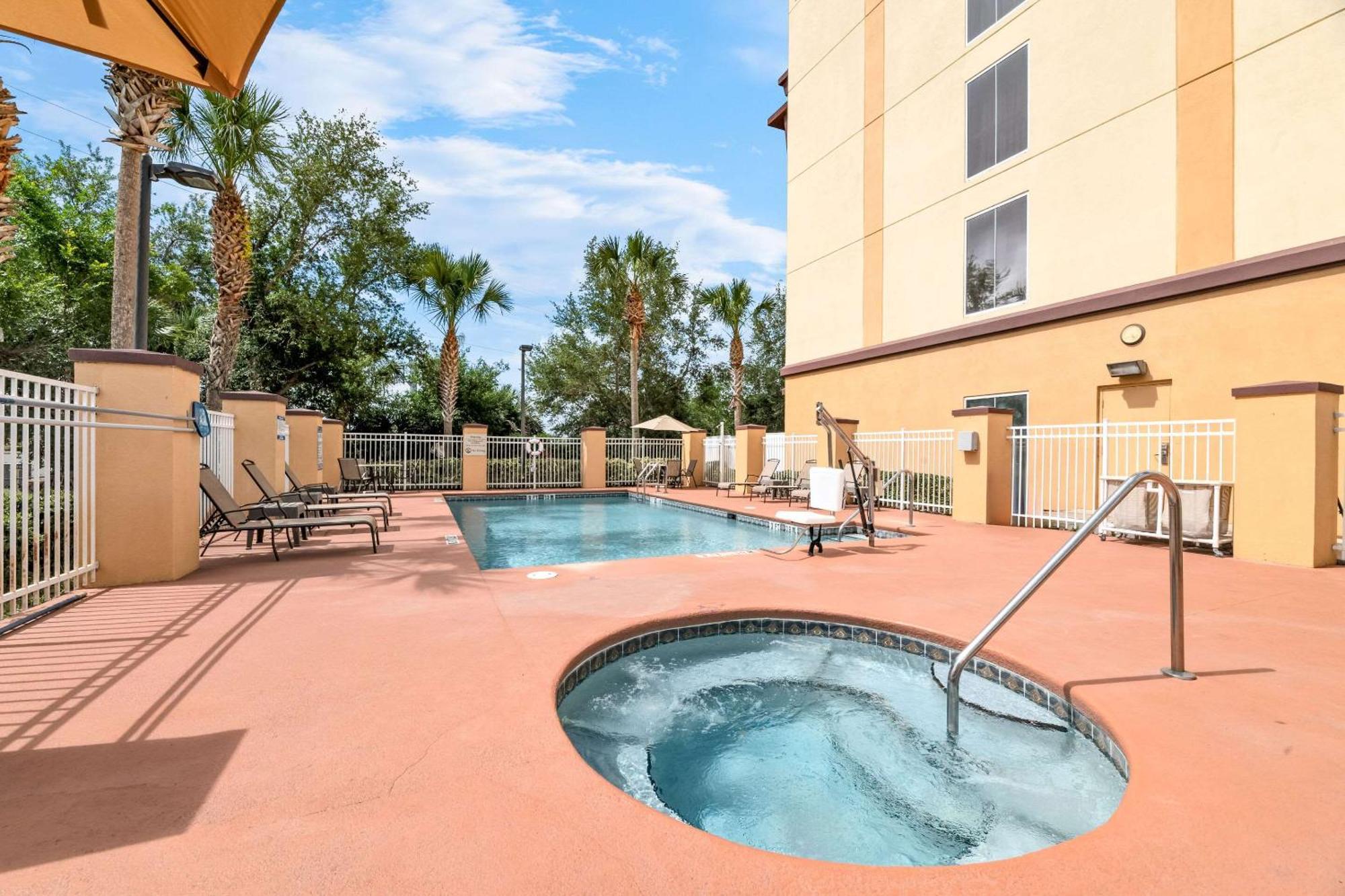 Comfort Suites Orlando Airport Εξωτερικό φωτογραφία